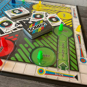 A shot of the board. You can see the shape of the green pieces is in their area to show which side of the board green is on.